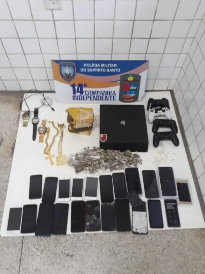 PM captura assaltante de celulares e por tabela estoura boca do tráfico em Jacaraípe