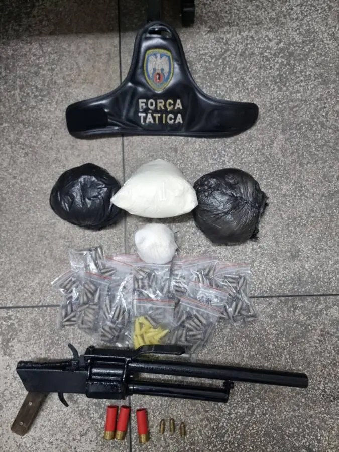PM realizou várias apreensões de armas e drogas na Serra