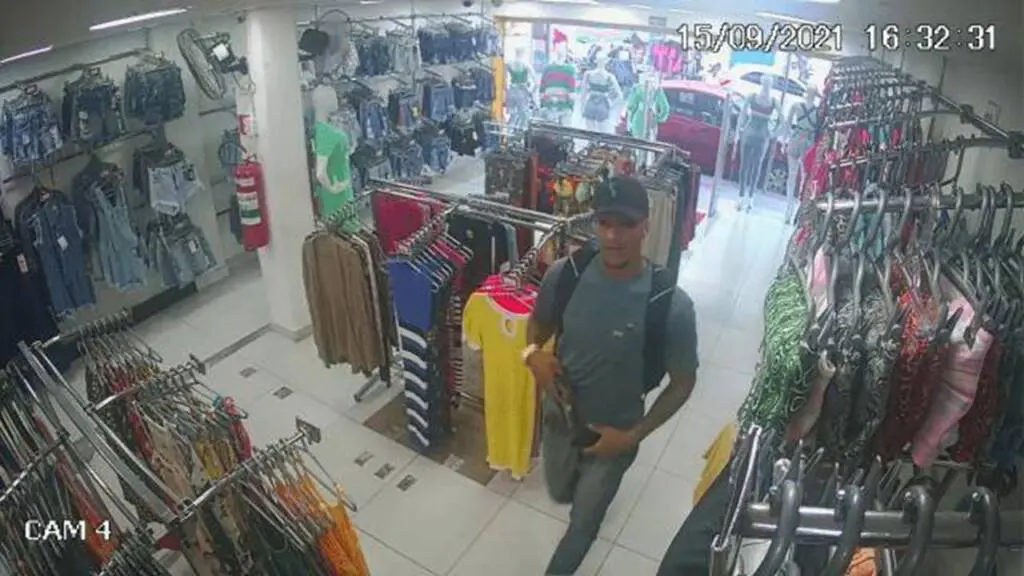 Assaltantes passando o rodo essa semana em várias lojas na Serra