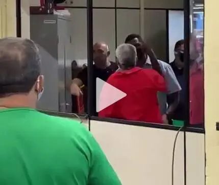Suspeito de furto, quebra janela com medo de apanhar dos seguranças