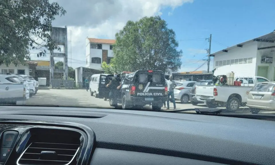 Confusão: Funcionários do centro de zoonoses trancam assessores de vereadora