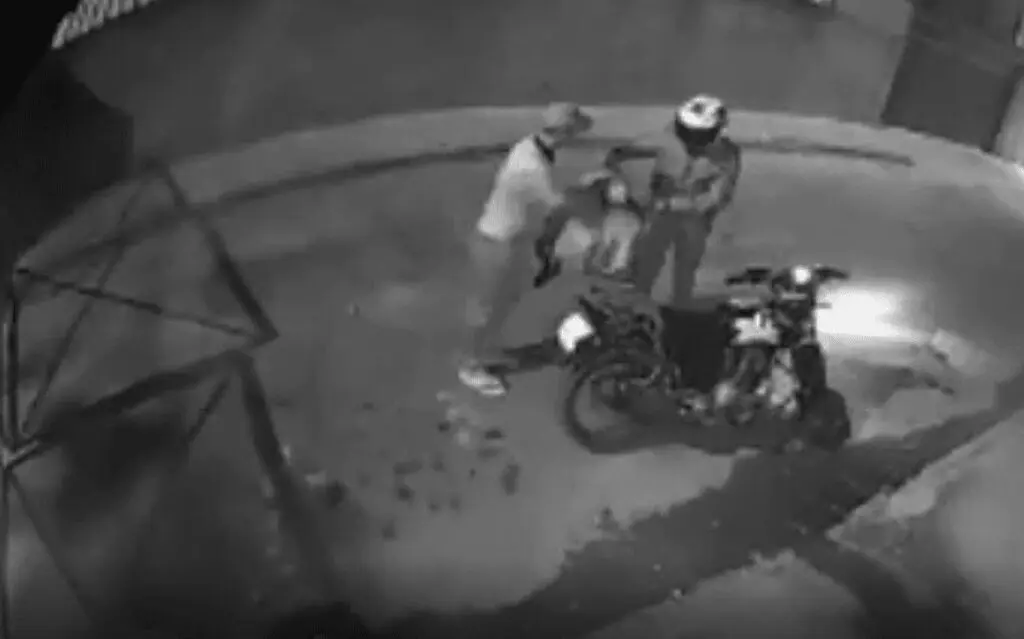 Estado falido: Bandidos assaltam motoboy durante entregas na Serra