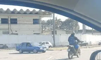 Motoristas fazem conversão proibida em Jardim Limoeiro podendo causar acidentes