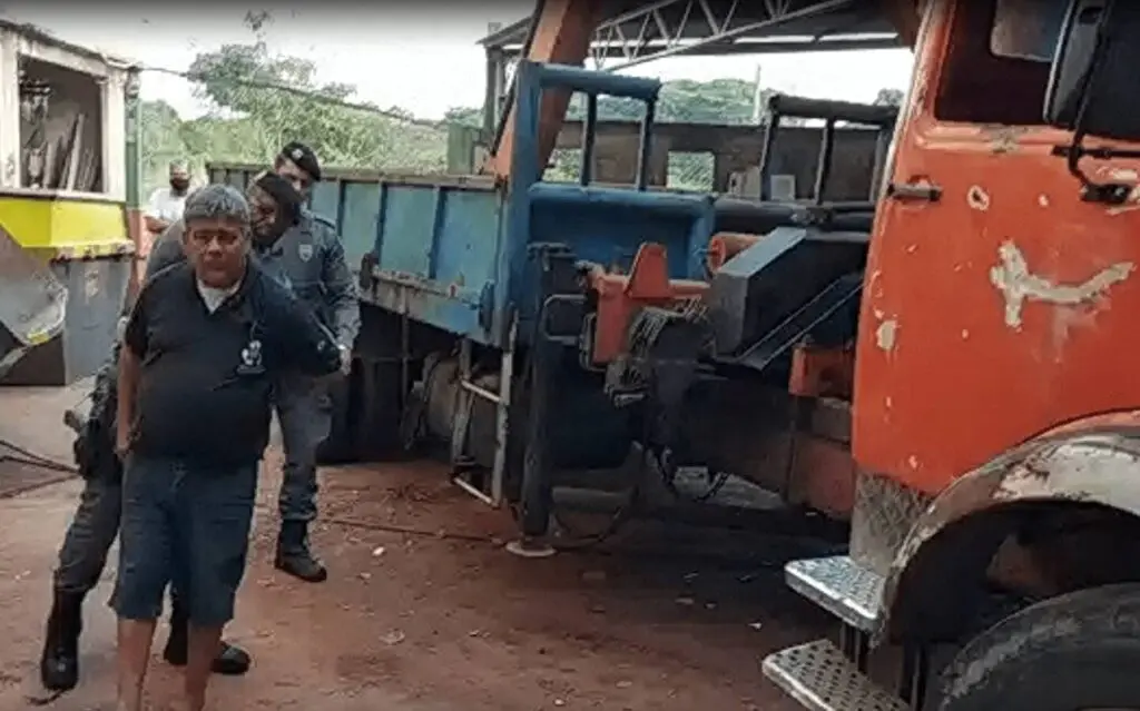 Homem é preso e assume que furtou caçambas de entulho na Serra