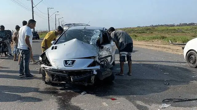 Atualizado: Grave acidente deixa motorista preso entre as ferragens