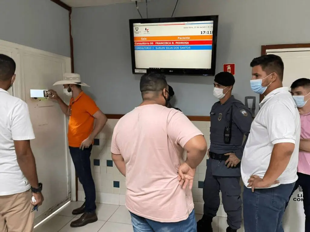 Pacientes reclamam de demora no atendimento na UPA nesta sexta-feira (22)