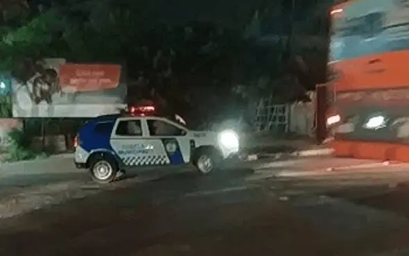 Após denúncia anônima, Guarda Municipal da Serra persegue 3 assaltantes em Bicanga