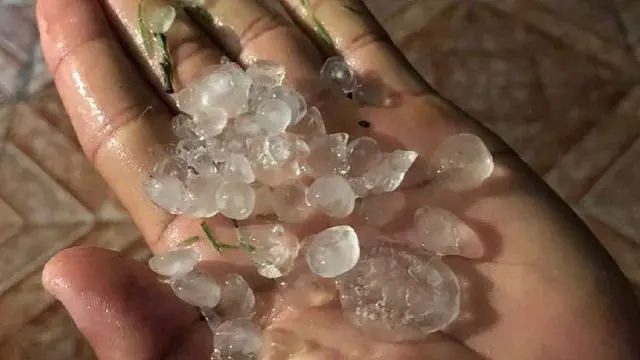 Morador diz que choveu “Granito” em seu bairro na Serra