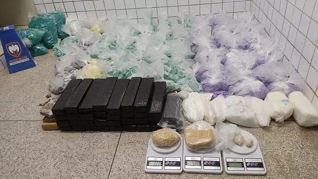 Policiais Militares apreendem 15 mil pinos de cocaína e 32 tabletes de maconha na Serra