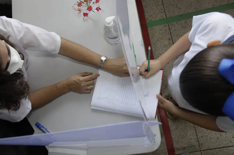 Prefeitura da Serra amplia contratos temporários de professores para 2022