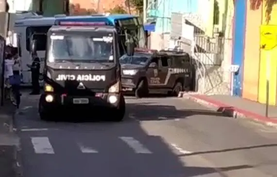 Giro de Notícias: Acidentes, assalto, golfinho morto e vídeo de noia furtando fios elétricos