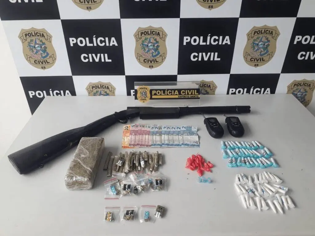 DHPP da Serra em busca de homicidas acaba estourando ‘boca’ e prende dois traficantes