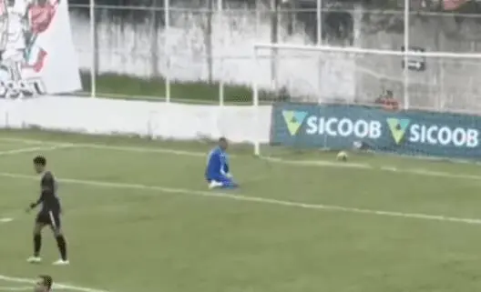 Vídeo: O time do Serra leva 3 gols em casa e reclama da arbitragem