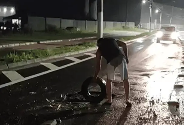 Obra de R$ 10 milhões inaugurado em 2020, já tem buraco no asfalto aterrorizando motoristas