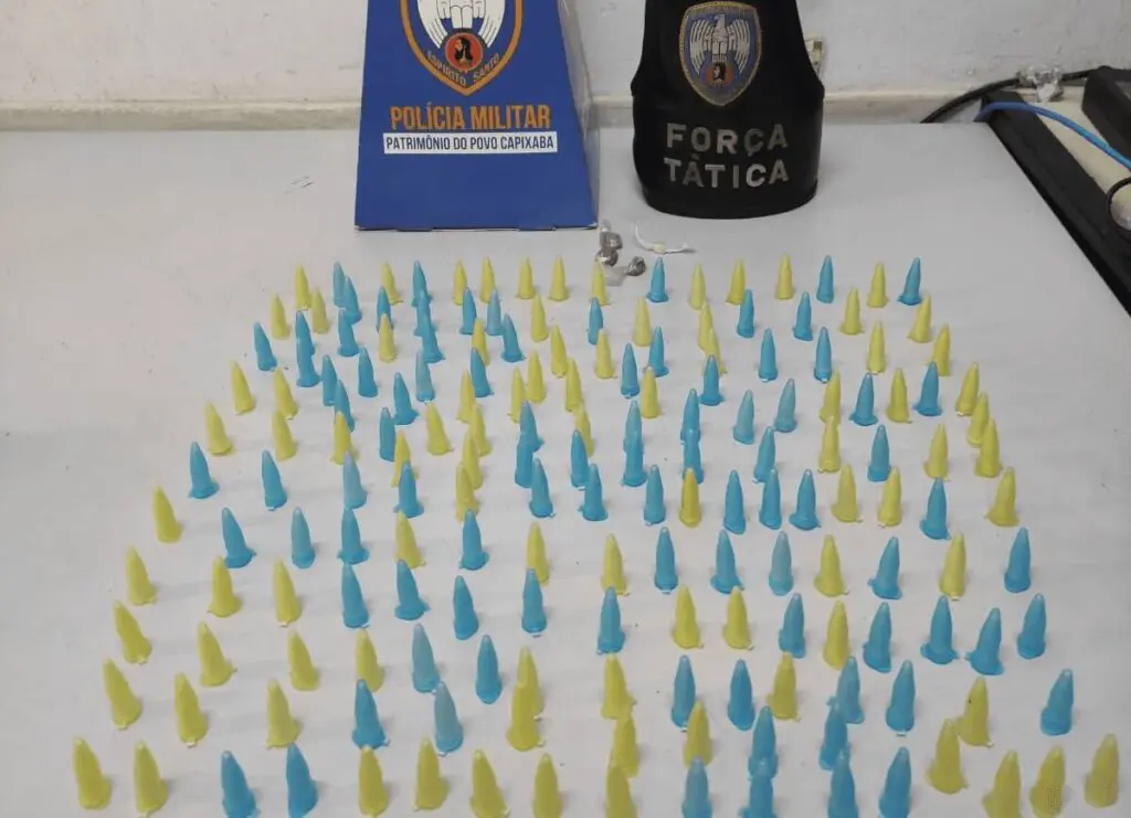Força Tática apreendem 180 pinos de cocaína em bairro na Serra