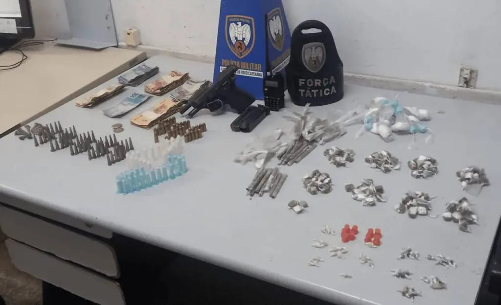 Cabo da PM busca cumprir promessa e chefe do tráfico do Bloco B fica desesperado