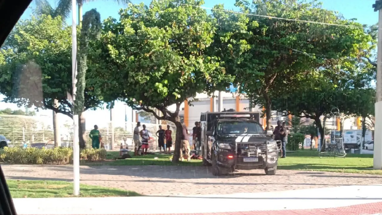 Morador de rua assassinado com 3 golpes de faca na Serra