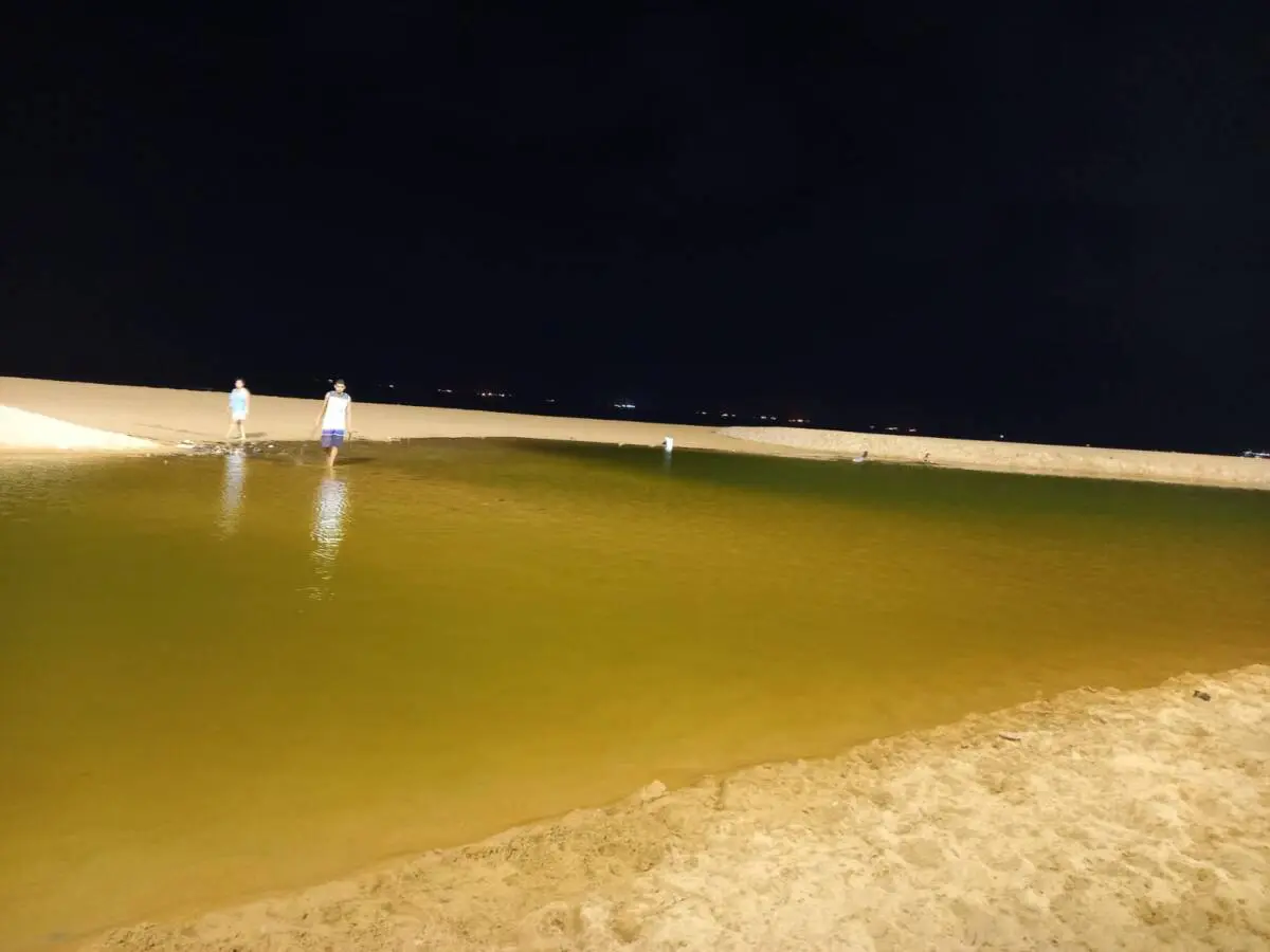 Voluntários tentam salvar lagoa em Balneário de Carapebus na Serra