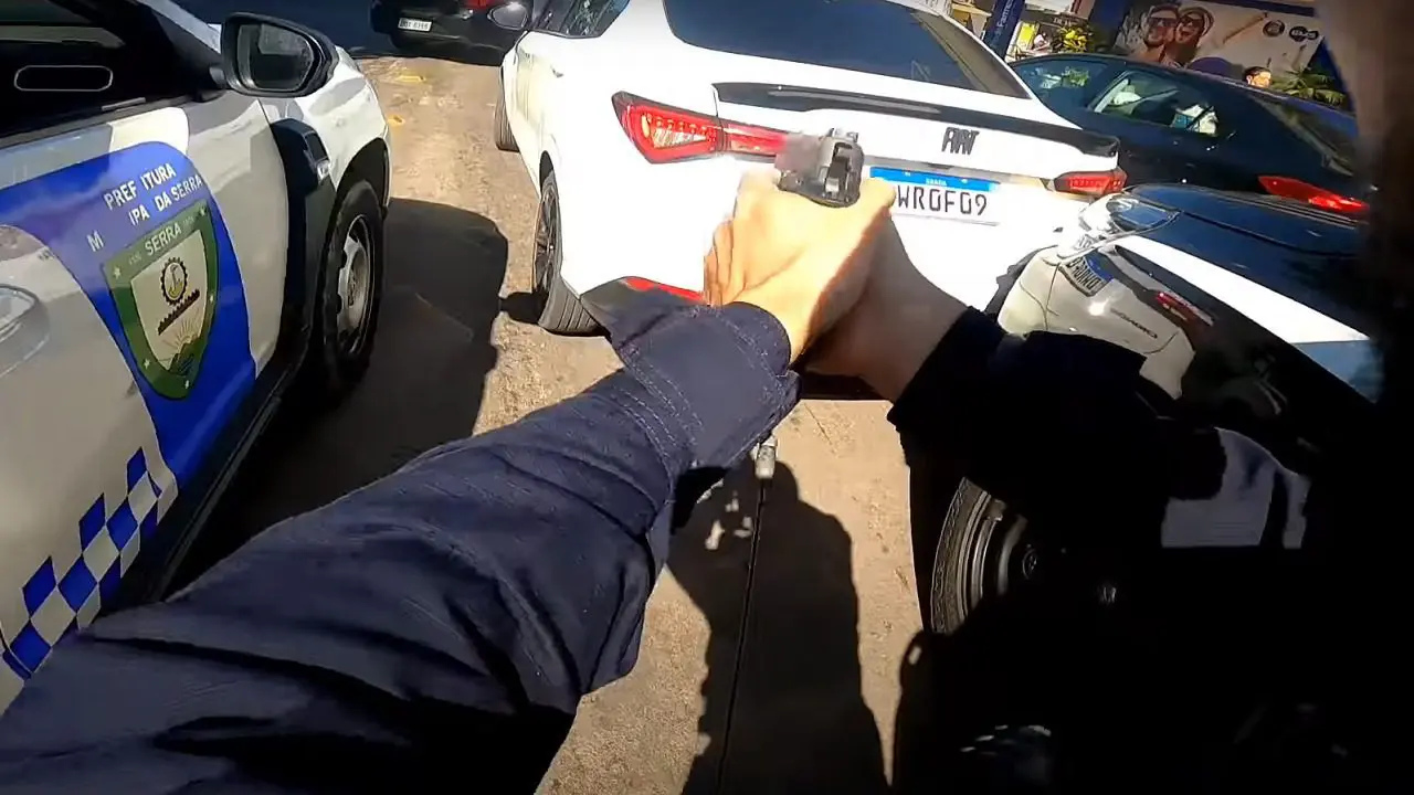 Vídeo: Denarc e Guarda da Serra prende traficante acusado de fazer ‘delivery’ de drogas
