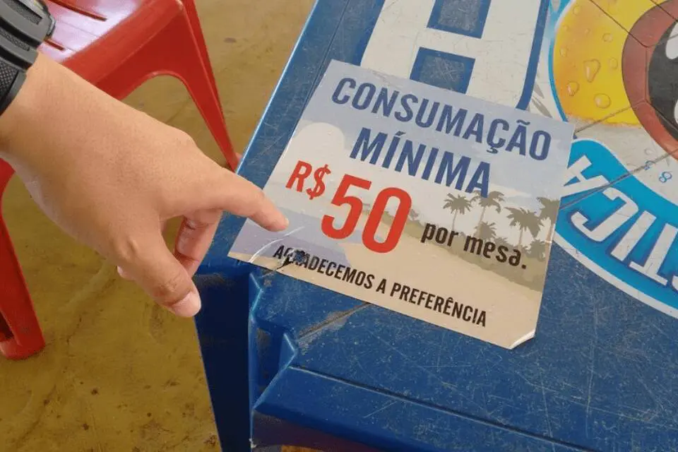 Procon-ES notifica bares e quiosques que praticam a cobrança por consumação mínima