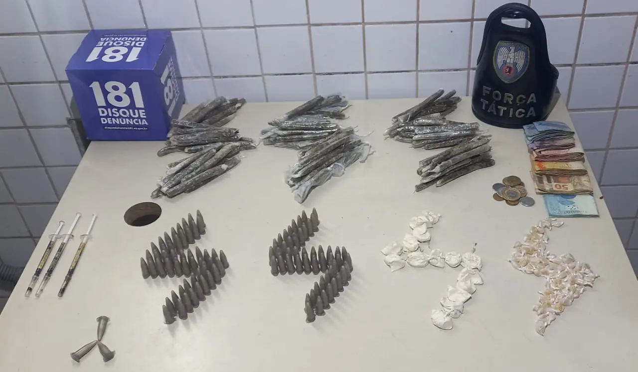 P2 e Força Tática detém 4 traficantes e grande quantidade de drogas em Planalto Serrano