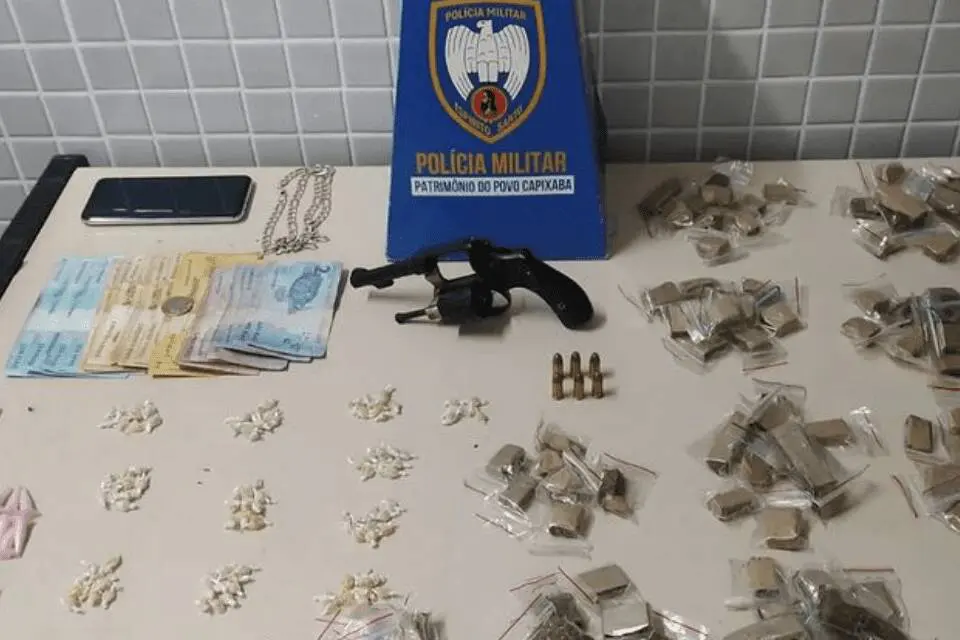 Giro Policial: Militares detém suspeito com revolver e apreende drogas em bairros da Serra