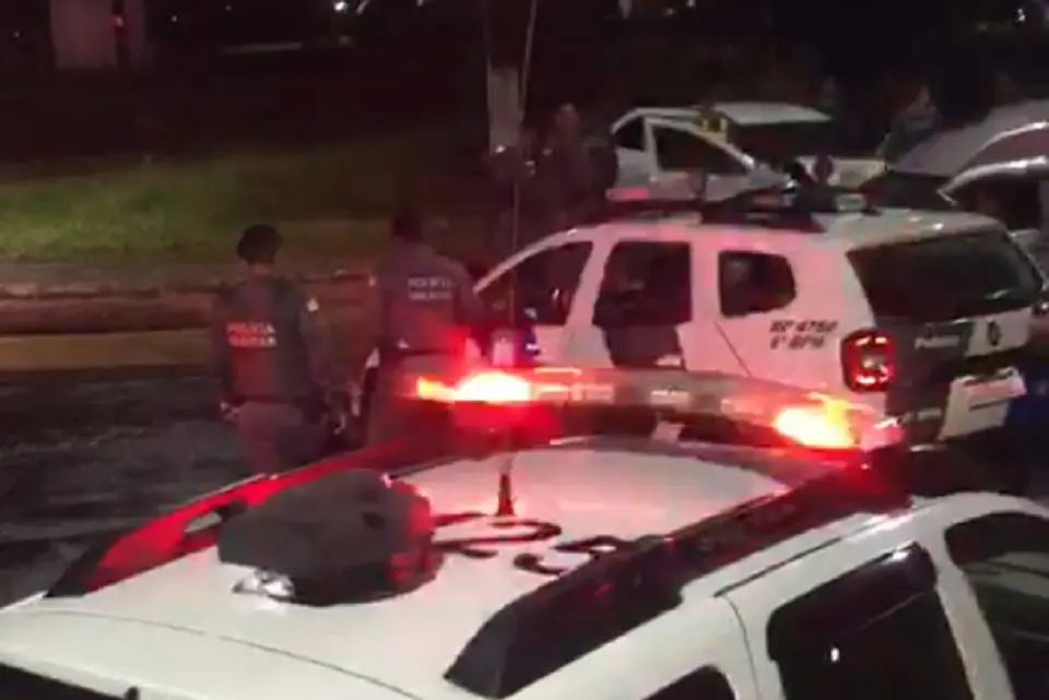 Treta sinistra: perseguição policial termina com intenso tiroteio na Serra