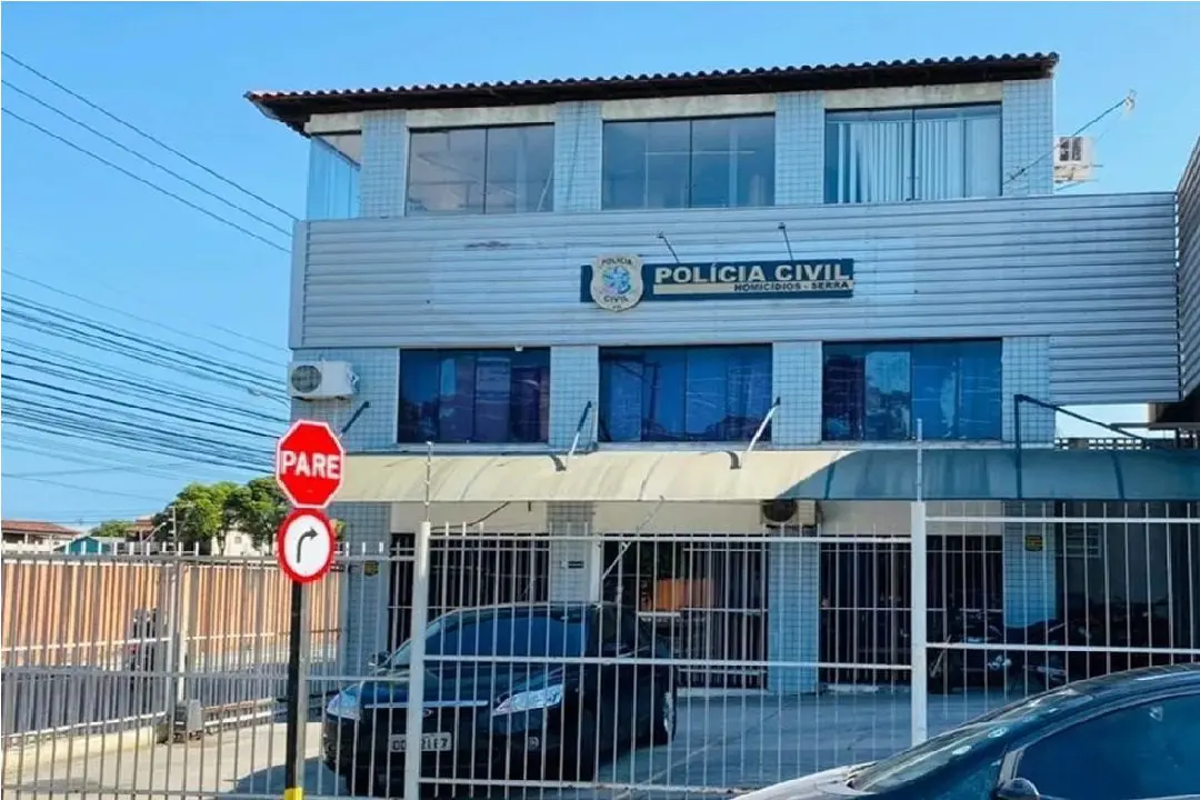 Foragido do sistema prisional leva 3 tiros enquanto bebia em bar na Serra