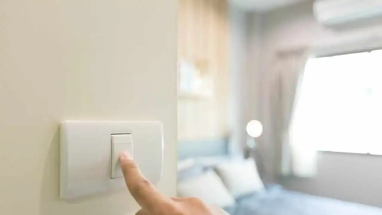 Temperaturas mais quentes continuam nos próximos dias e exigem cuidados para evitar o desperdício de energia