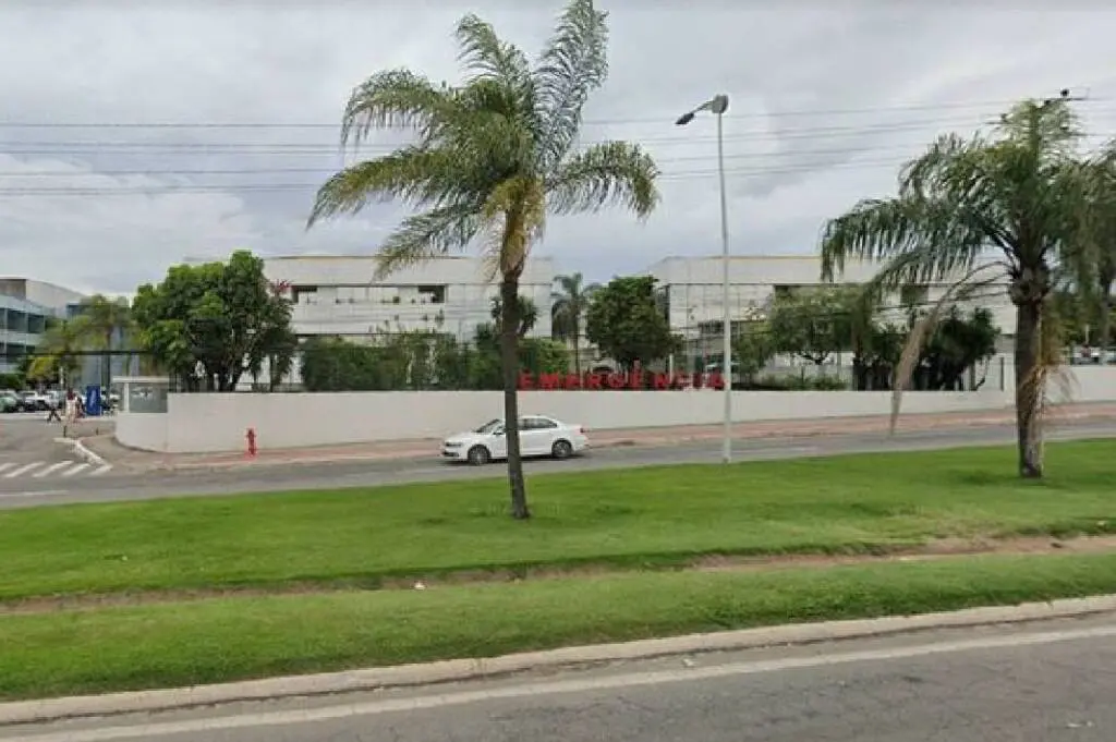 Demora no atendimento faz homem atirar três vezes para o alto dentro hospital particular, na Serra