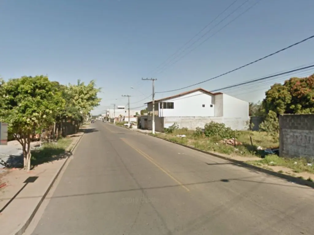 Homem é baleado no pescoço, enquanto cortava o cabelo no bairro Tubarão