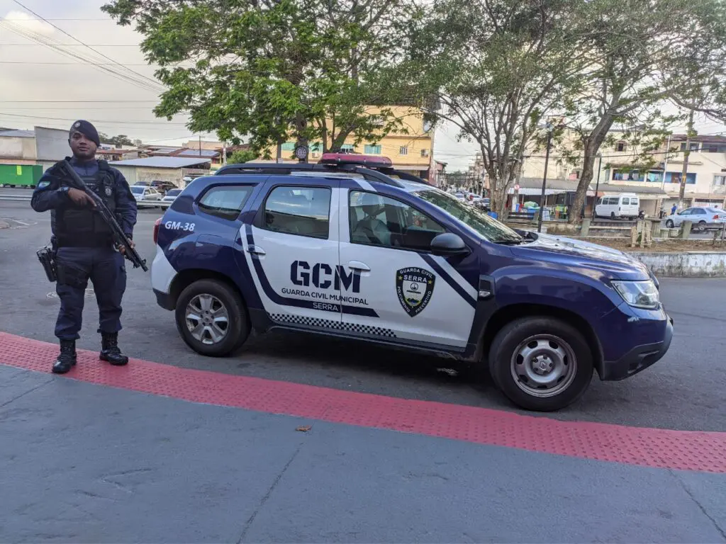 Guarda Civil Municipal da Serra adota novo visual em sua frota Guarda Civil Municipal da Serra adota novo visual em sua frota