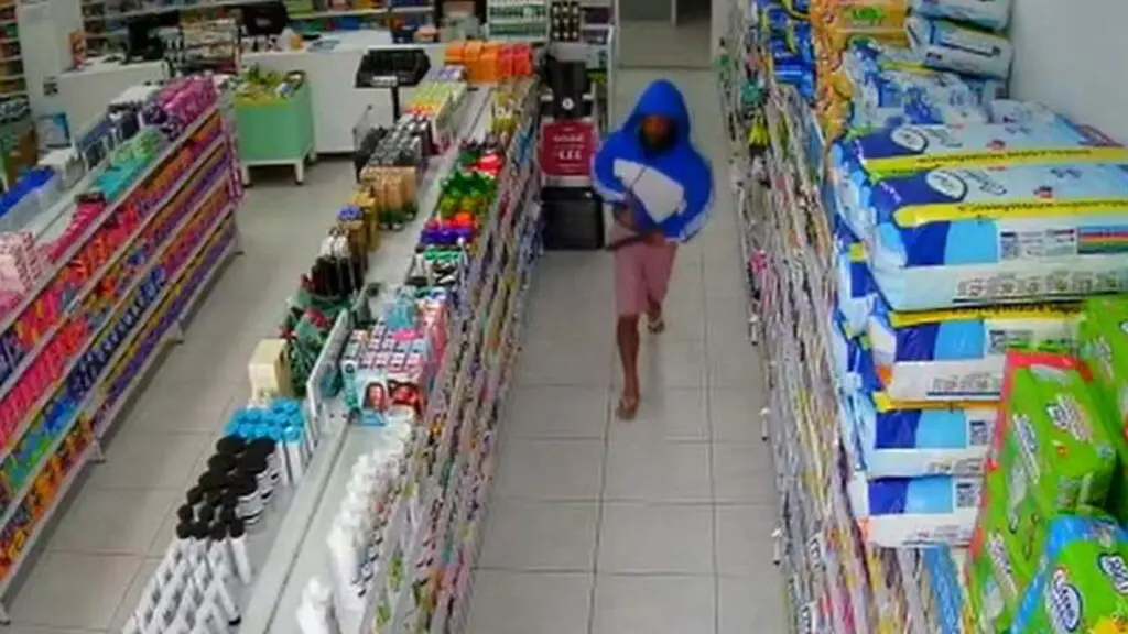 Arma de fabricação caseira dispara sozinha e deixa assaltante baleado em Jacaraípe