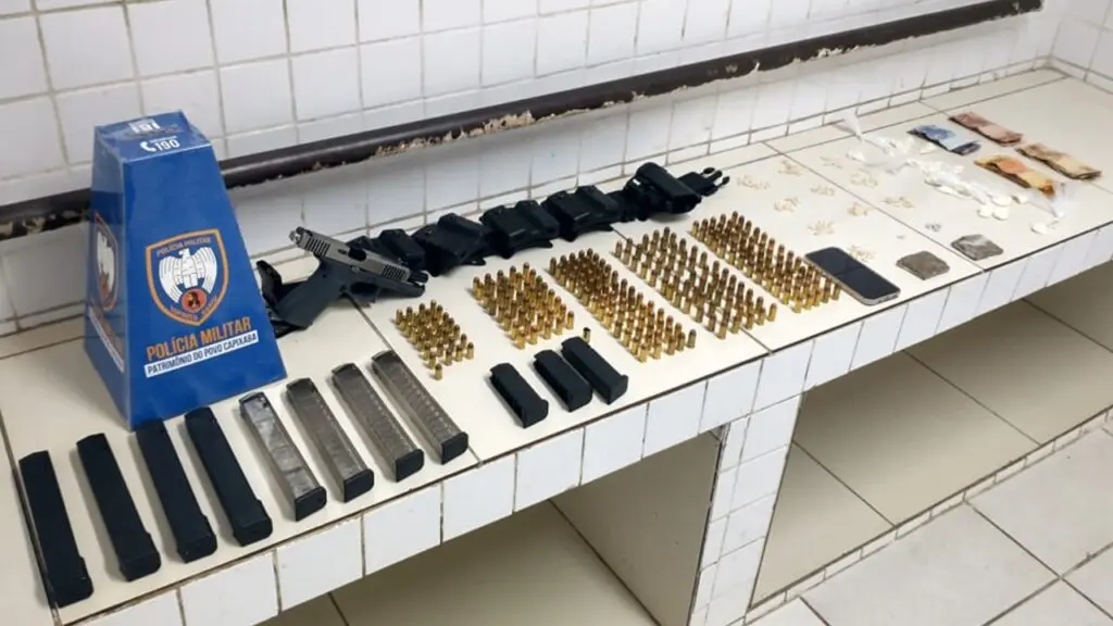 Adolescente é preso em Planalto Serrano trocando tiros com a arma de policial assassinado em Nova Carapina II