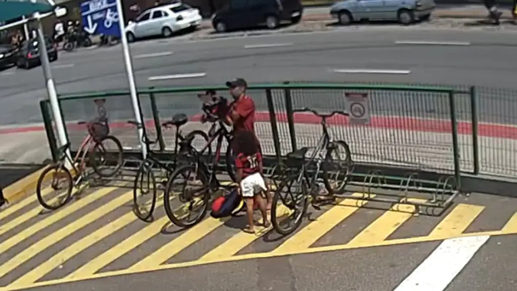 Minha bicicleta ou veículo foi furtado dentro de estacionamento privado, quem é o responsável?
