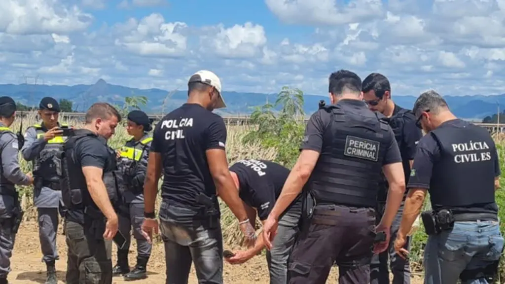 Vídeos: trabalhadores encontram um defunto e na sequência um homem amarrado em zona rural da Serra