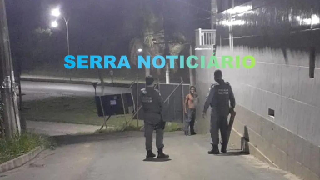 Homem surtado invade casa em Barro Branco, tenta agredir policiais e acaba morto