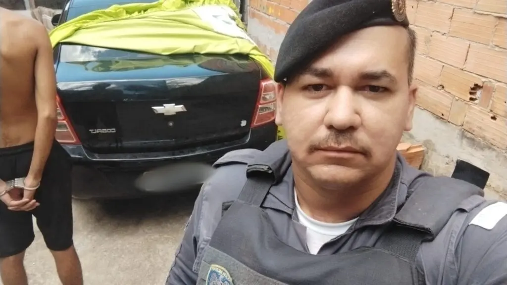 PM recupera veículo roubado escondido dentro de garagem em Vista da Serra I