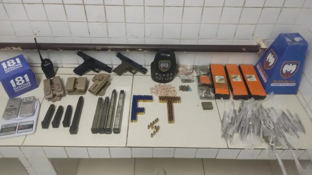 Força Tática derruba em sequência duas bases do tráfico no bairro Planalto Serrano