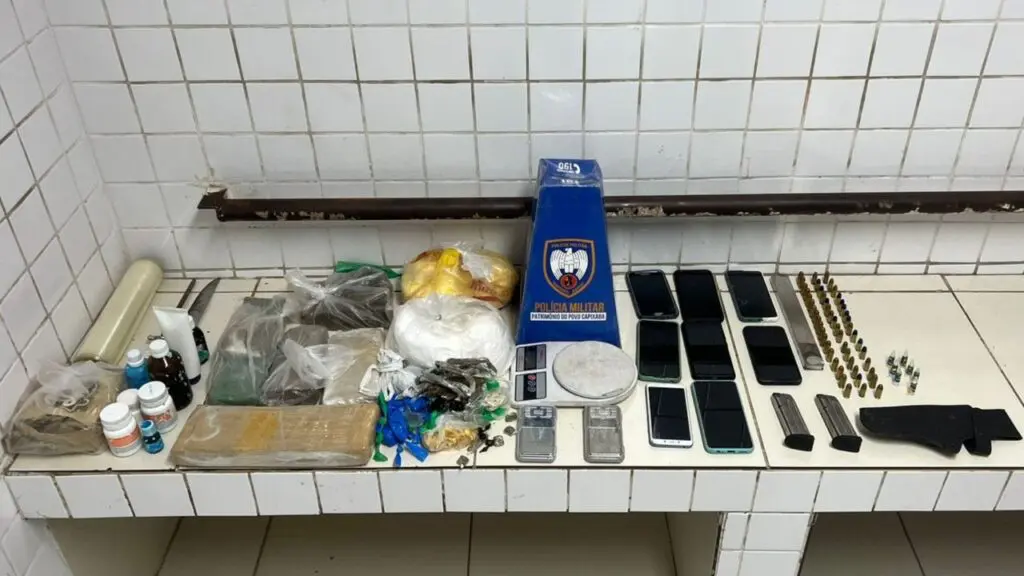 Vídeo: traficantes abandonam laboratório após troca de tiros com PM em Jardim Carapina
