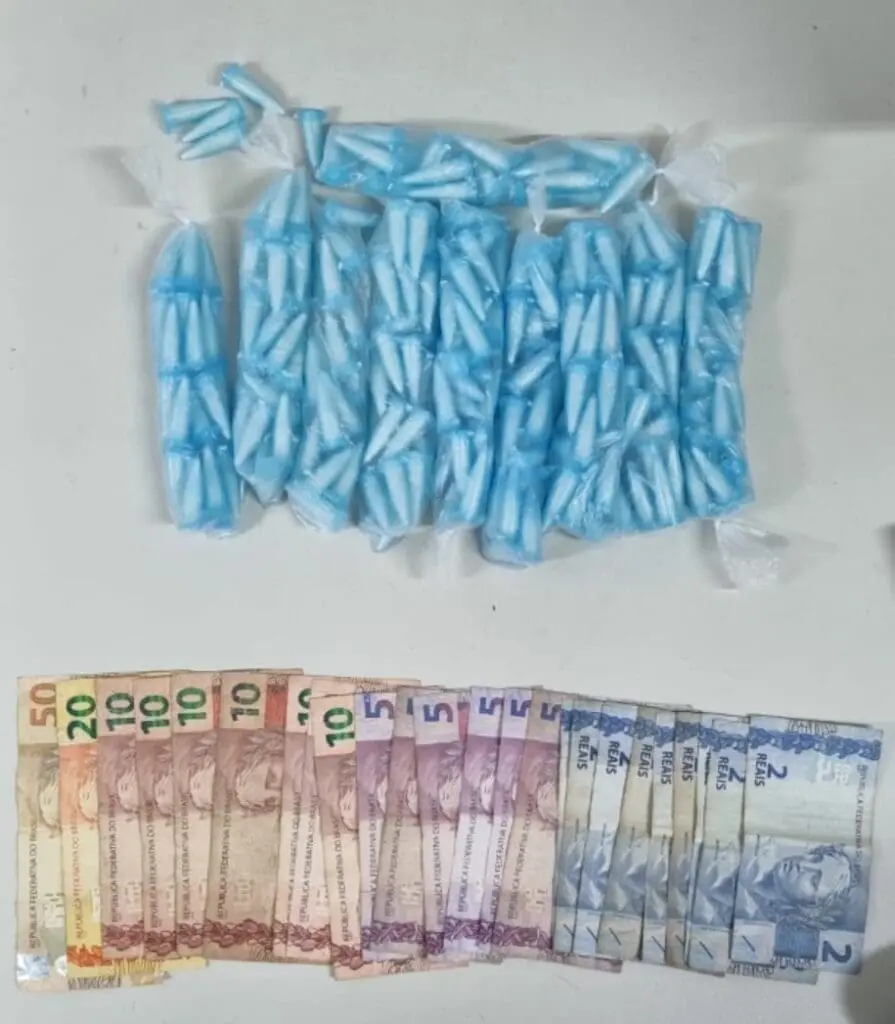 Giro Policial: moradores ajudam PM a derrubar biqueiras e prender traficante na Serra