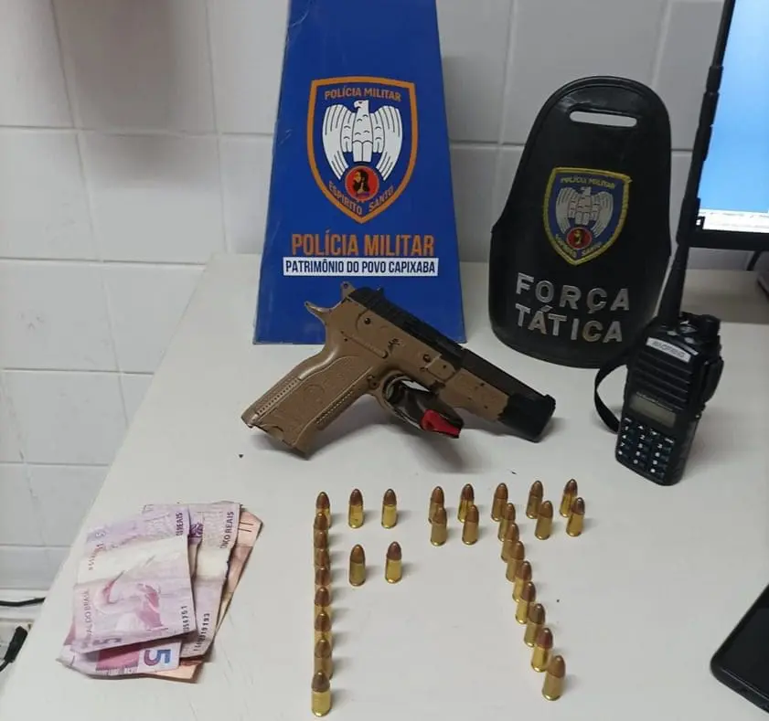 Giro Policial: PM aborda três "queimados" em uma única moto, circulando na Serra