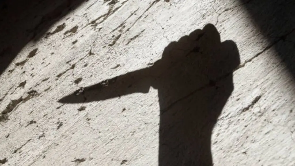 Homem dá entrada em hospital após levar facadas da própria esposa na Serra