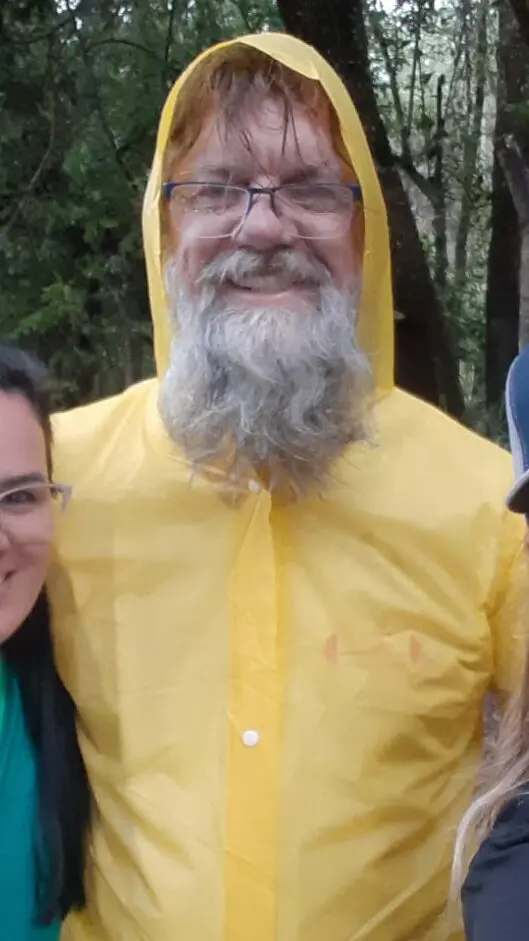 Serrano se inspira no filme "Forest Gump" para viajar mais de 500 km a pé de Vitória até Belo Horizonte