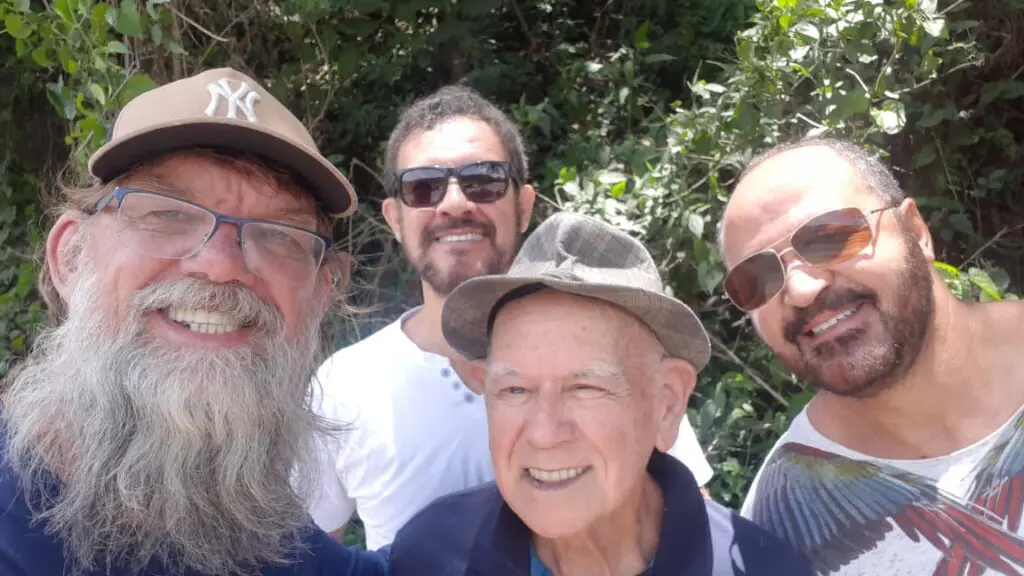 Serrano se inspira no filme "Forest Gump" para viajar mais de 500 km a pé de Vitória até Belo Horizonte