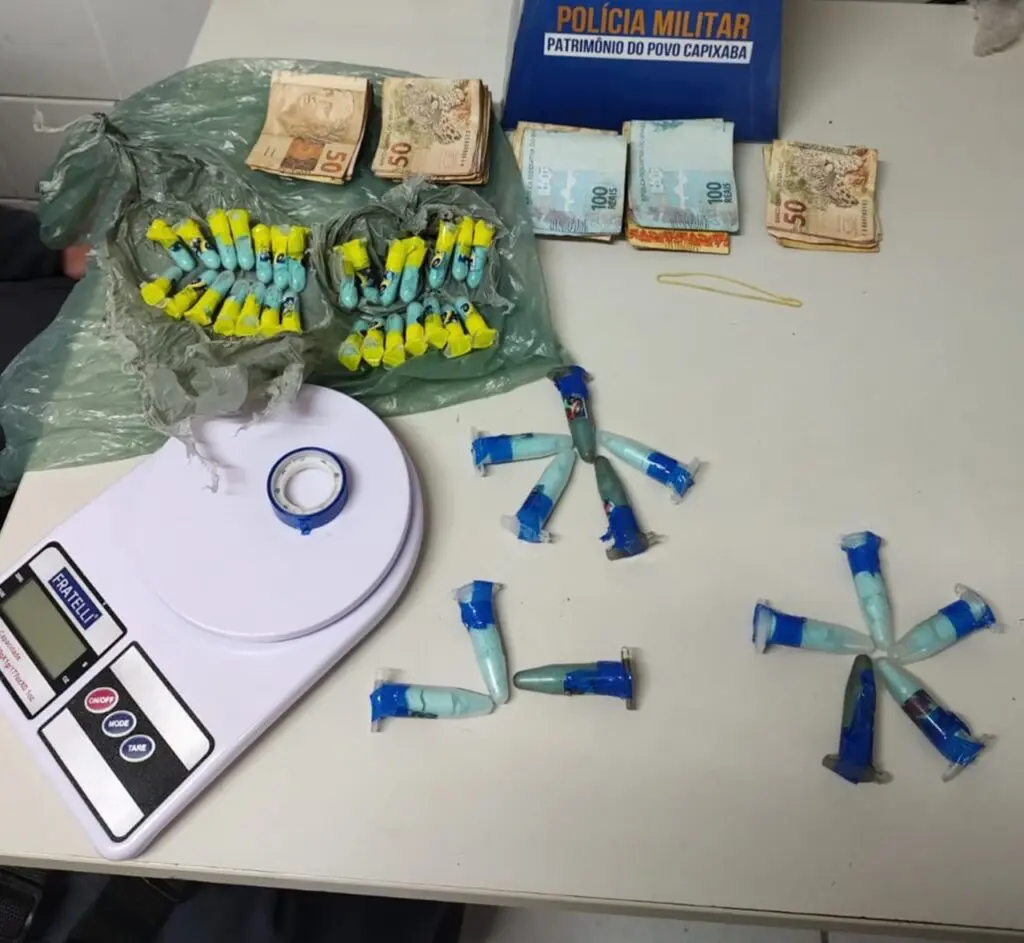 PM prende dois "frentes" do tráfico com mais de 4 mil reais no bairro Serra Dourada II