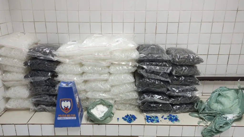 Polícia Militar detona laboratório do tráfico em Serra Dourada I