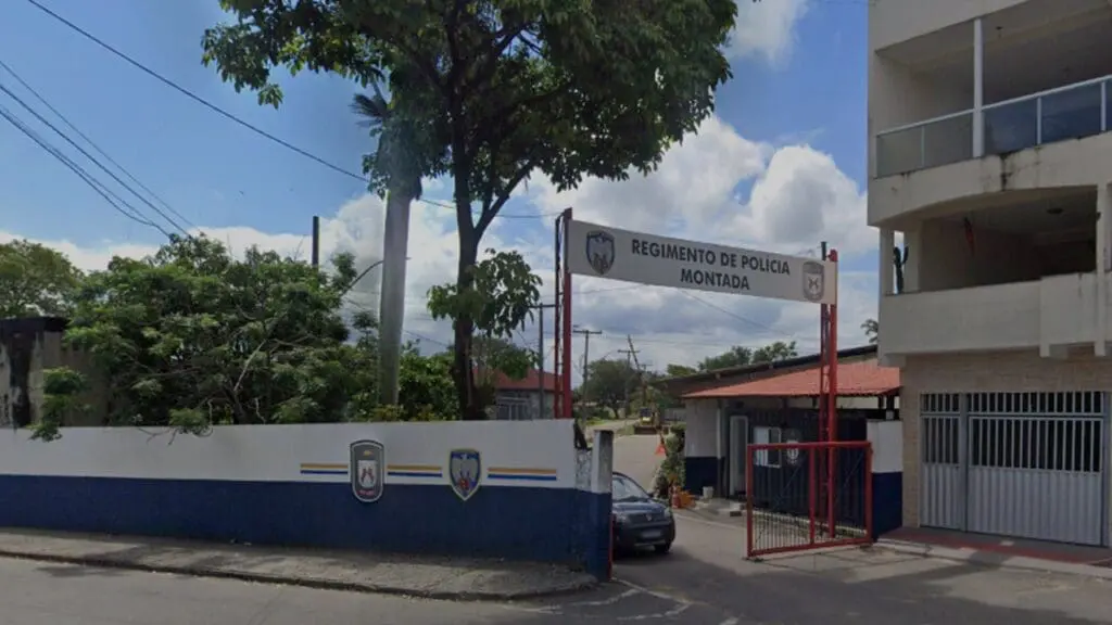 Guerra do tráfico: ataque deixa dois homens baleados e equipe da PM troca tiros com atiradores na Serra