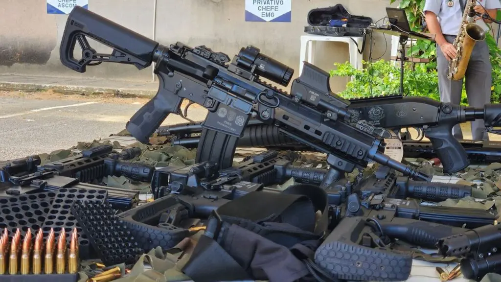 Governo do ES investe mais de R$ 100 milhões em modernização e novos equipamentos para Polícia Militar Armas e equipamentos comprados para modernizar a corporação PM