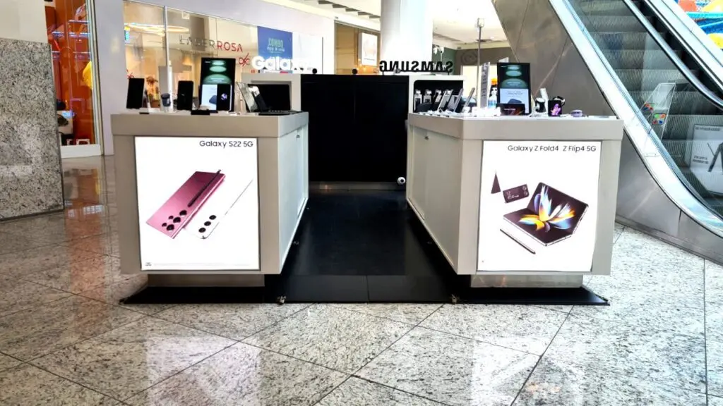Quiosque da Samsung conta com oportunidade de emprego na área de vendas em shopping da Serra Confira a foto em destaque do quiosque da empresa